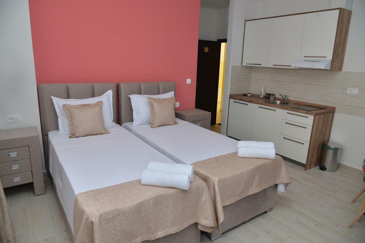 Helada Apartments 蒂瓦特 外观 照片