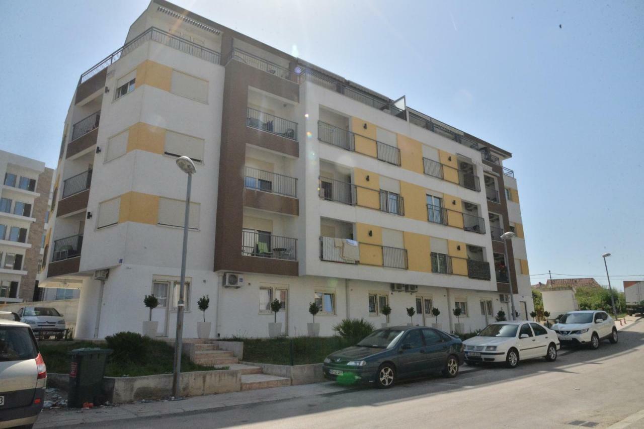 Helada Apartments 蒂瓦特 外观 照片